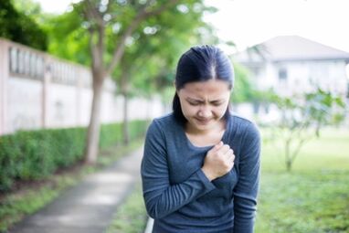 Objawy osteochondrozy klatki piersiowej mogą być podobne do zawału serca